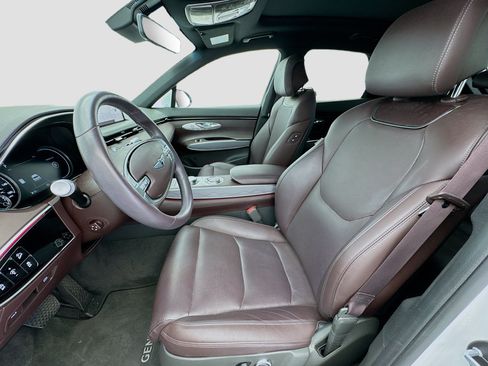 Used 2024 Genesis GV70 2.5T w/ Advanced Package AWD/4WD image 13
