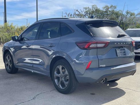 Used 2024 Ford Escape ST-Line w/ Cold Weather Package image 4