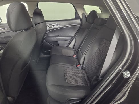 Used 2024 Kia Sportage LX FWD image 23