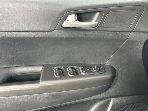 Used 2017 Kia Sportage LX w/ LX Popular Package image 23