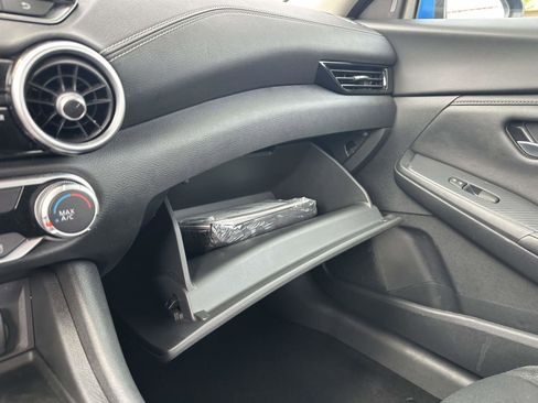 Used 2025 Nissan Sentra SV image 18