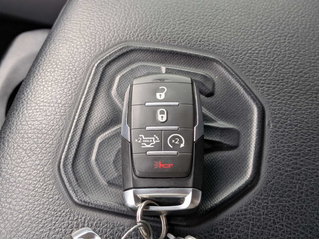 Used 2025 RAM 1500 Laramie AWD/4WD image 31