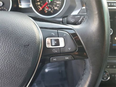 Used 2018 Volkswagen Tiguan SE image 21