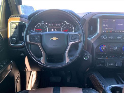 Used 2022 Chevrolet Silverado 1500 High Country w/ Technology Package image 6