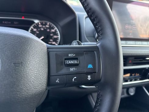 Used 2025 Nissan Rogue SV FWD image 16