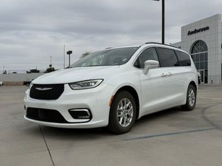 Used 2022 Chrysler Pacifica Touring-L video 1