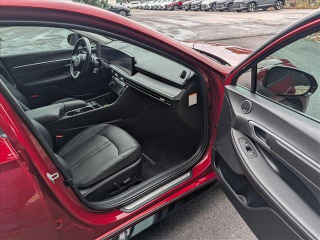 Certified 2024 Hyundai Sonata Limited FWD image 10