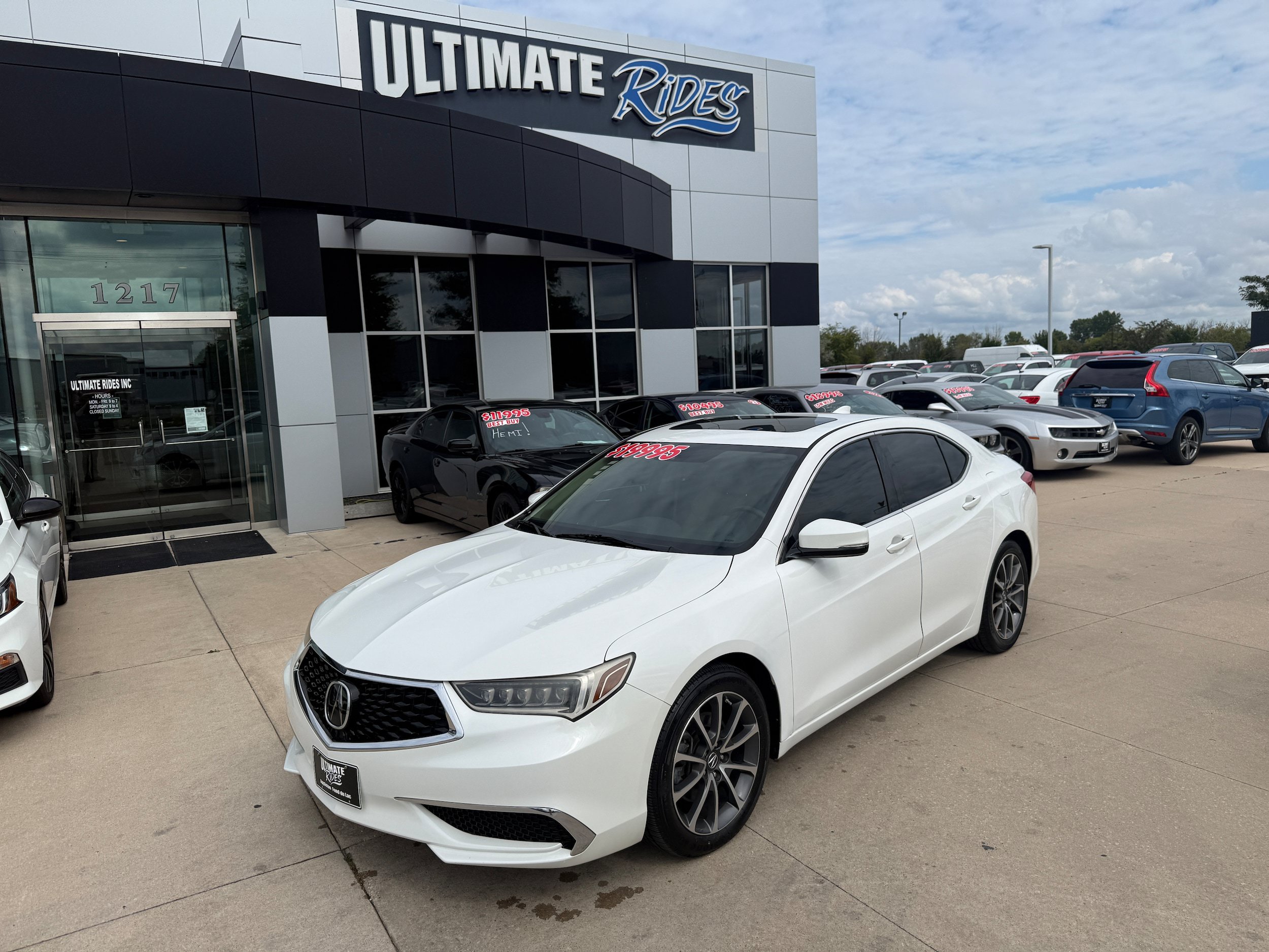 Used 2018 Acura TLX V6 SH-AWD image 1