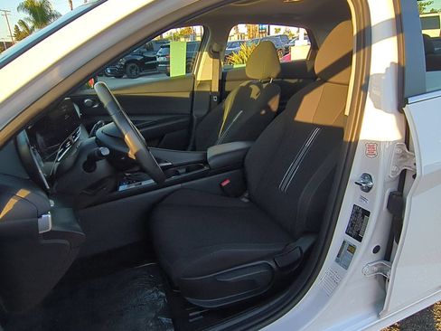 Used 2025 Hyundai Elantra SEL FWD image 20