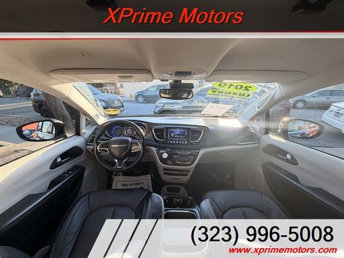 Used 2019 Chrysler Pacifica Touring-L w/ Advanced Safetytec Group FWD image 32