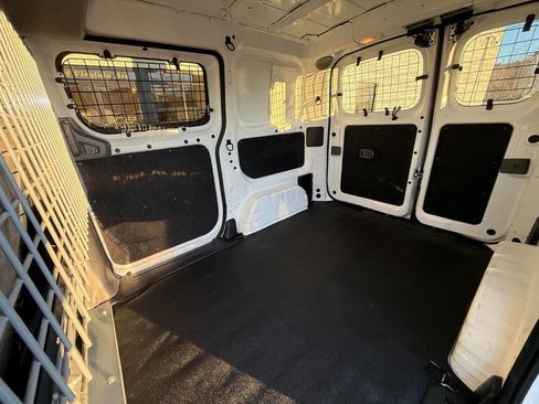 Used 2020 Nissan NV200 SV w/ Sliding Glass Door Package image 9