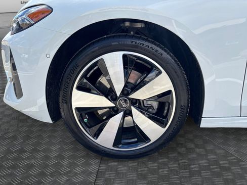 Used 2025 Audi A5 2.0T Premium Plus w/ Premium Plus AWD/4WD image 9