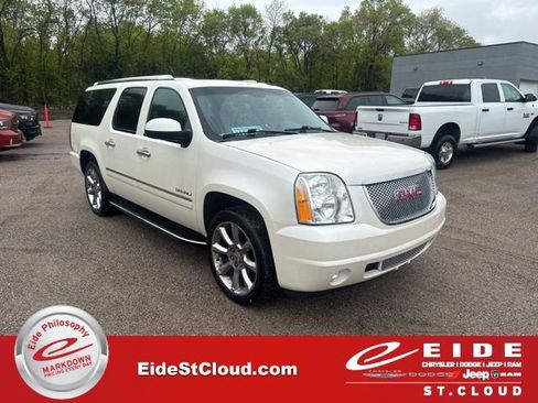 Used 2014 GMC Yukon XL Denali AWD/4WD image 1