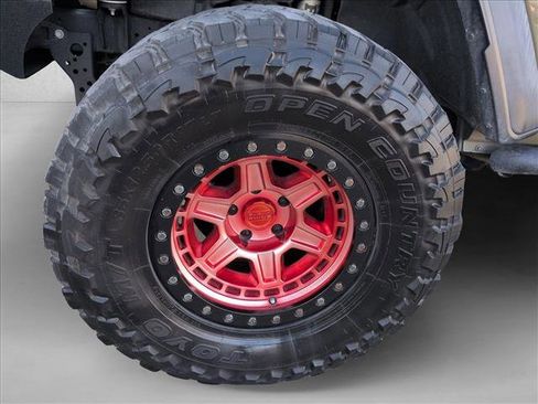 Used 2020 Jeep Gladiator Sport image 23