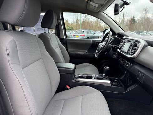 Used 2017 Toyota Tacoma SR5 w/ Tow Package image 12