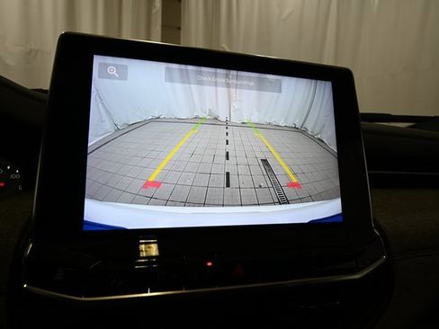 Used 2024 Jeep Compass Latitude image 6