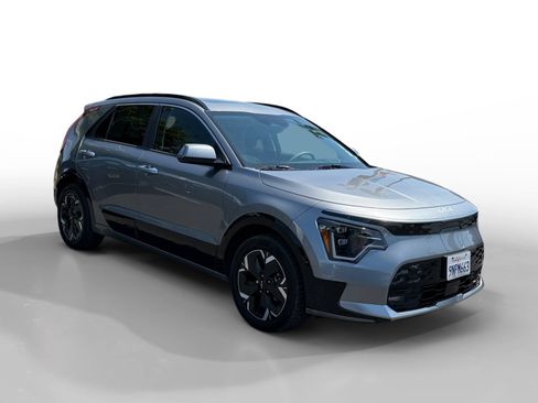 Certified 2024 Kia Niro Wave FWD image 7