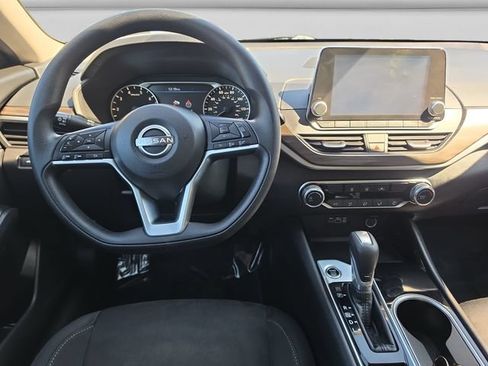 Used 2024 Nissan Altima 2.5 SV AWD/4WD image 12