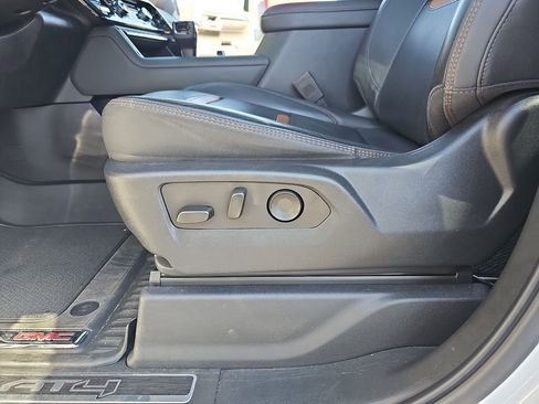 Used 2023 GMC Sierra 1500 AT4 w/ AT4 Premium Package image 33