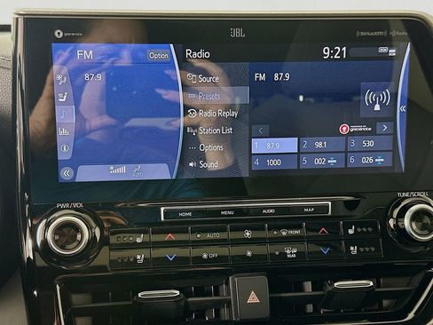 Used 2020 Toyota Highlander Limited image 15