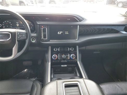 Used 2023 GMC Yukon XL Denali image 13