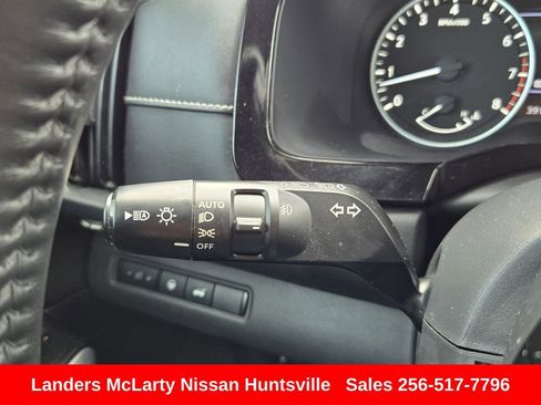 Used 2022 Nissan Pathfinder SL image 26