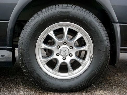 Used 2014 Mercedes-Benz Sprinter 2500 image 30