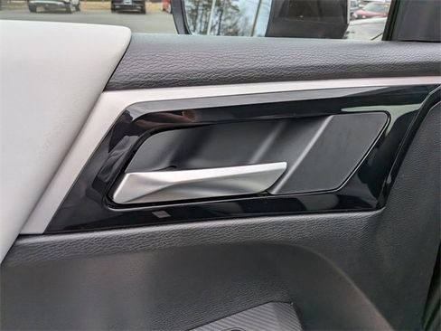 New 2025 Mitsubishi Outlander SE image 12