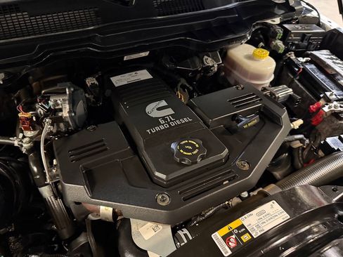 Used 2018 RAM 3500 Laramie RWD image 27