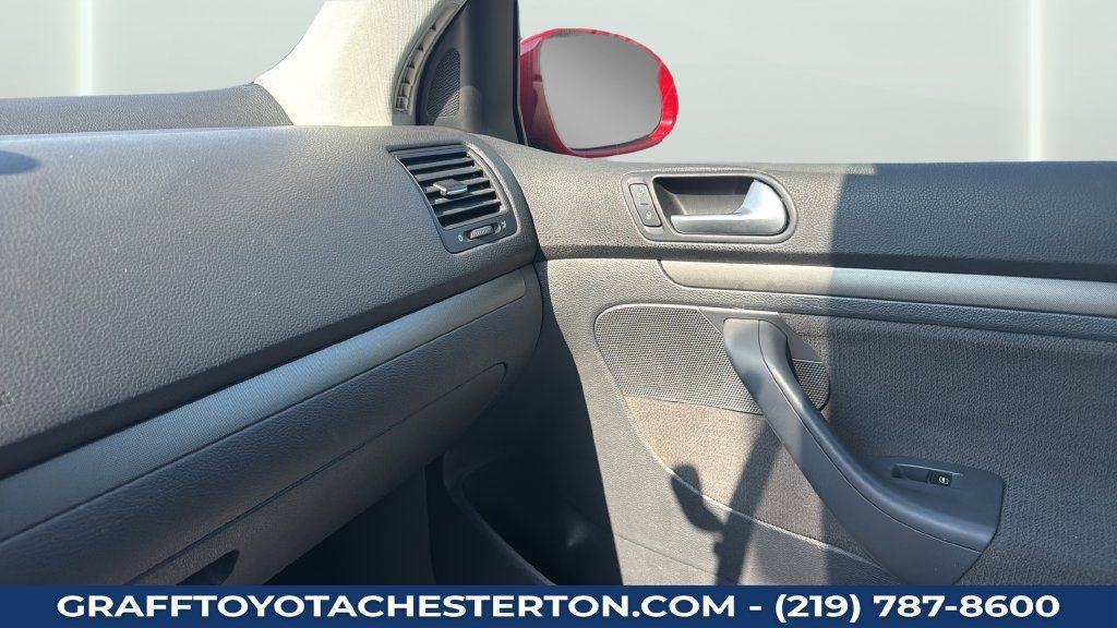 Used 2007 Volkswagen Rabbit 2-Door FWD image 13
