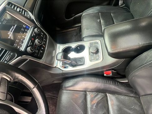 Used 2018 Jeep Grand Cherokee Limited w/ Luxury Group II image 25