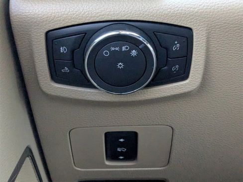 Used 2017 Ford F250 Lariat w/ Chrome Package image 28