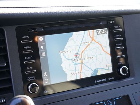 Used 2020 Toyota Sienna XLE w/ XLE Navigation Package image 24