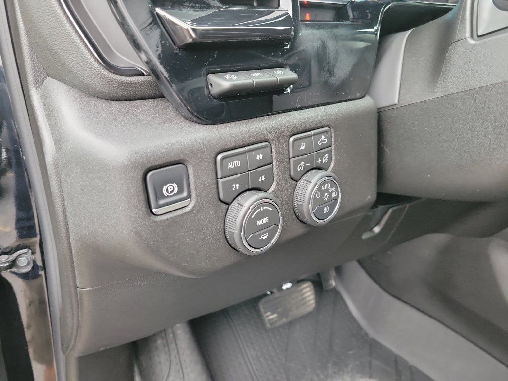 Used 2026 Chevrolet Silverado 2500 ZR2 w/ LPO, Dark Essentials Package AWD/4WD image 26