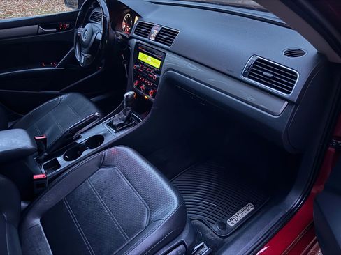 Used 2015 Volkswagen Passat 1.8T S image 4