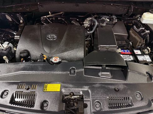 Used 2019 Toyota Highlander XLE AWD/4WD image 91