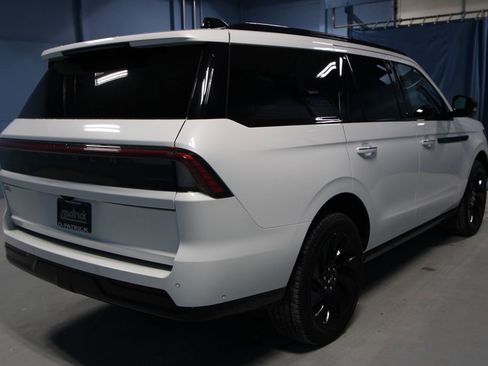 Used 2025 Lincoln Navigator Reserve w/ Jet Appearance Package AWD/4WD image 35
