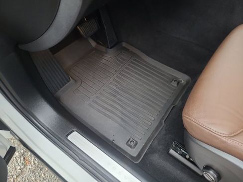 Used 2023 Volvo XC60 B5 Plus w/ Climate Package image 33