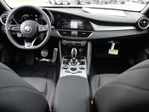 New 2026 Alfa Romeo Giulia AWD w/ Driving Assist Package image 39