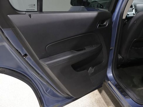 Used 2012 Chevrolet Equinox LT w/ Driver Convenience Package image 18