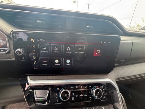 Used 2022 GMC Sierra 1500 Denali image 8