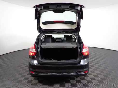 Used 2014 Ford Focus SE w/ SE Sport Package FWD image 14