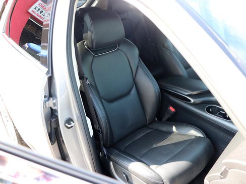 Used 2025 Genesis GV70 2.5T AWD/4WD image 14