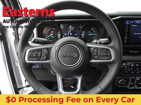 Used 2025 Jeep Wrangler Unlimited Sahara AWD/4WD image 10