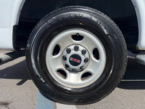 Used 2021 GMC Savana 2500 G2500 w/ Driver Convenience Package image 12