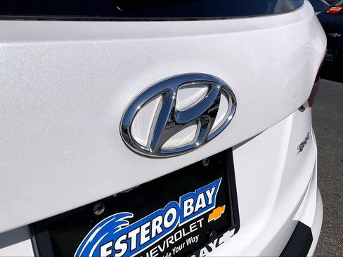 Used 2018 Hyundai Santa Fe Sport image 9