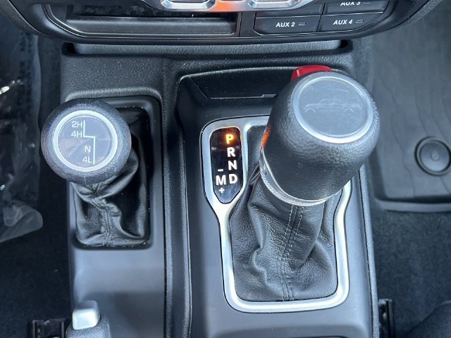 Used 2022 Jeep Gladiator Sport AWD/4WD image 23