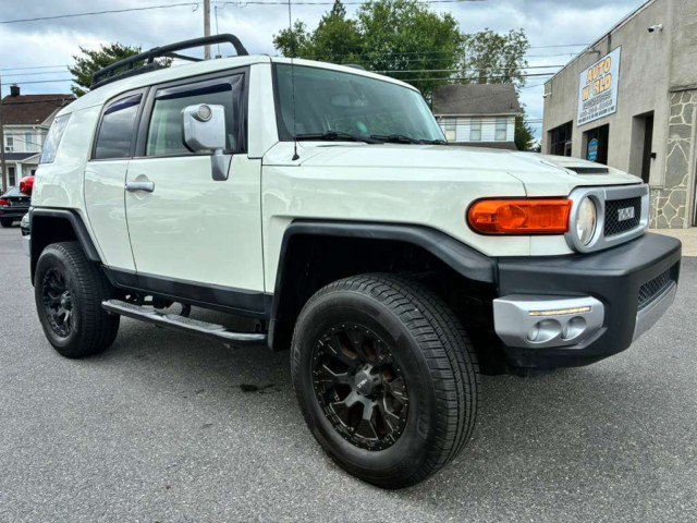Used 2013 Toyota FJ Cruiser 4WD w/ Upgrade Pkg image 4