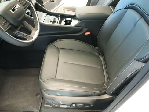 New 2026 Jeep Grand Cherokee Limited image 12