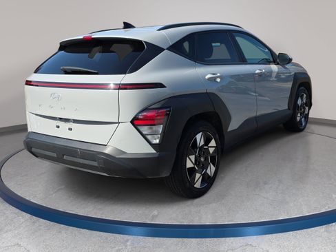 Used 2025 Hyundai Kona SEL FWD image 5